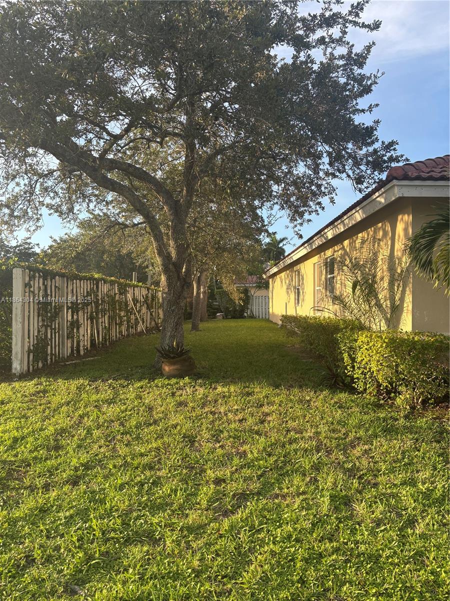 18581 NW 23rd St Pembroke Pines, FL 33029