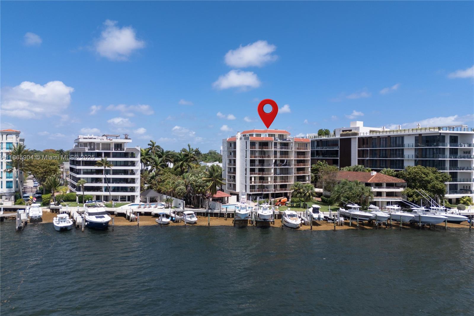 1632 S Bayshore Ct #302