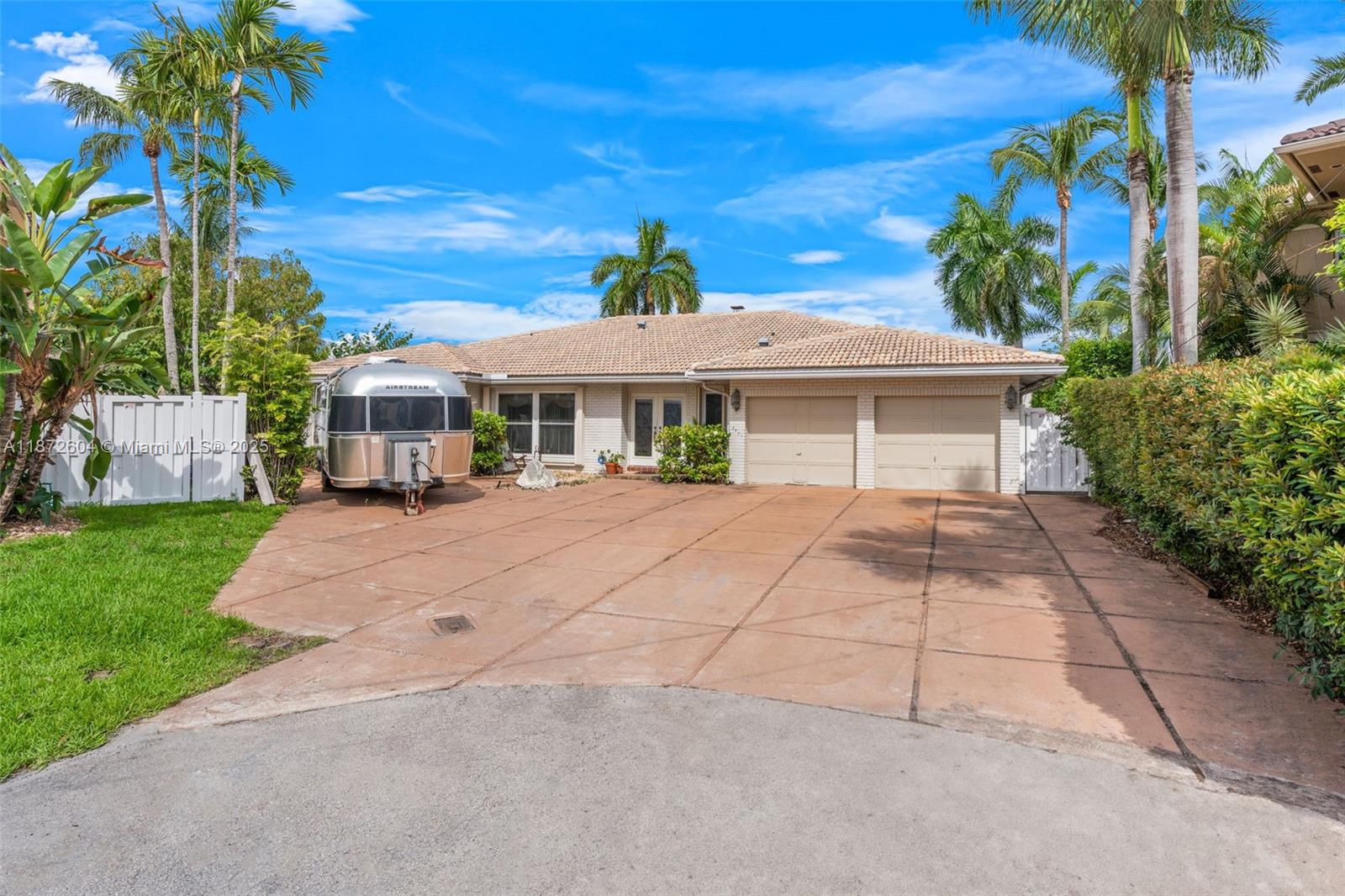 2401 Fryer Pt Fort Lauderdale, FL 33305