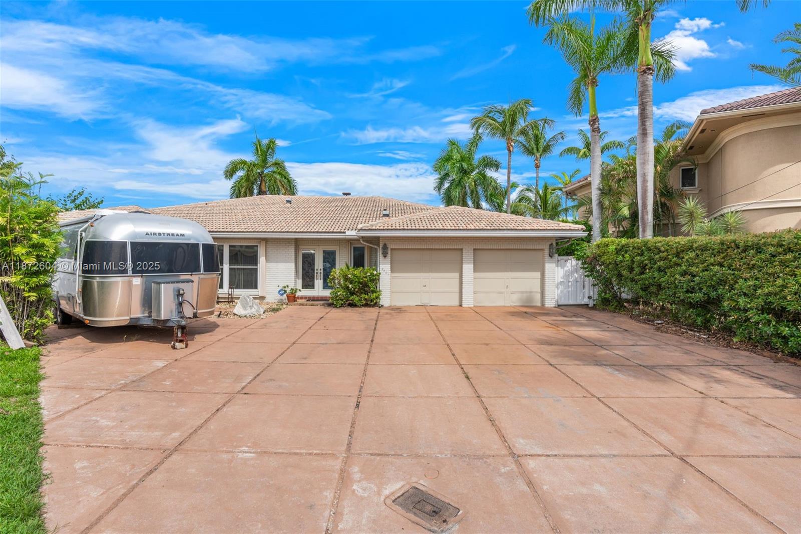 2401 Fryer Pt Fort Lauderdale, FL 33305