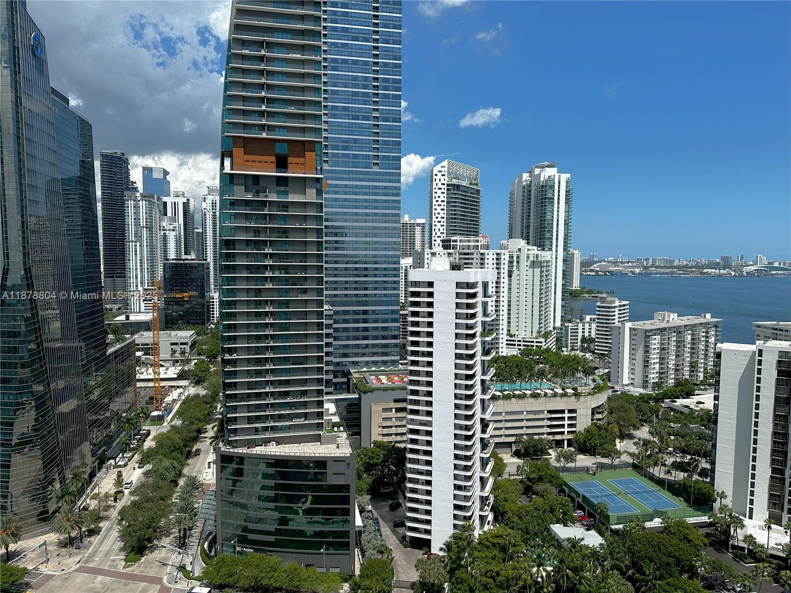 image The Palace Condo11