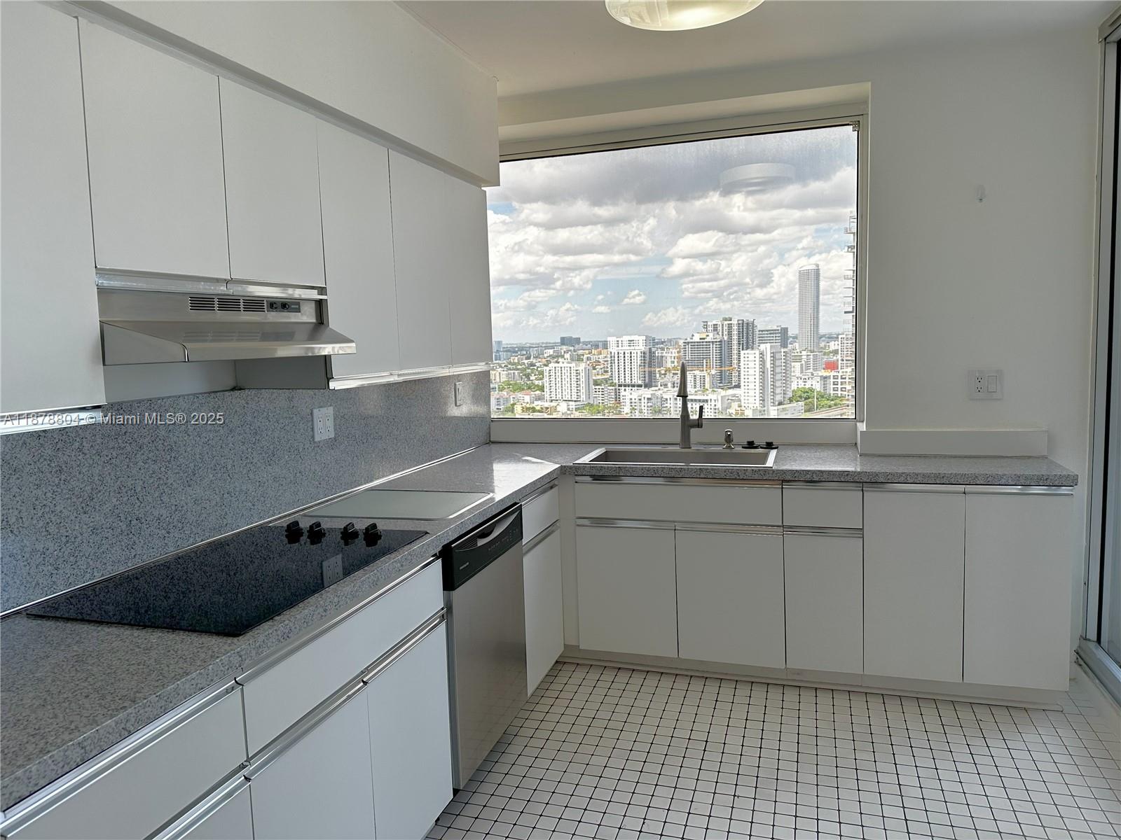 image The Palace Condo17