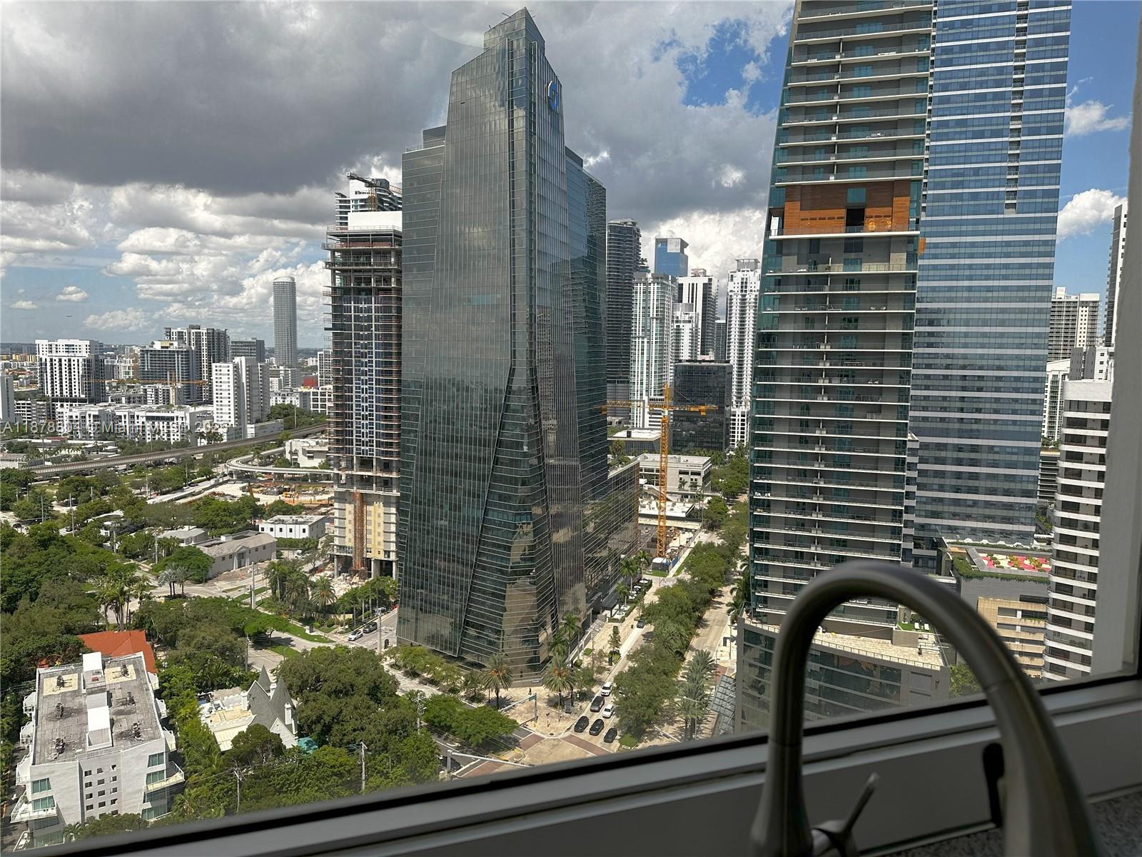 image The Palace Condo19