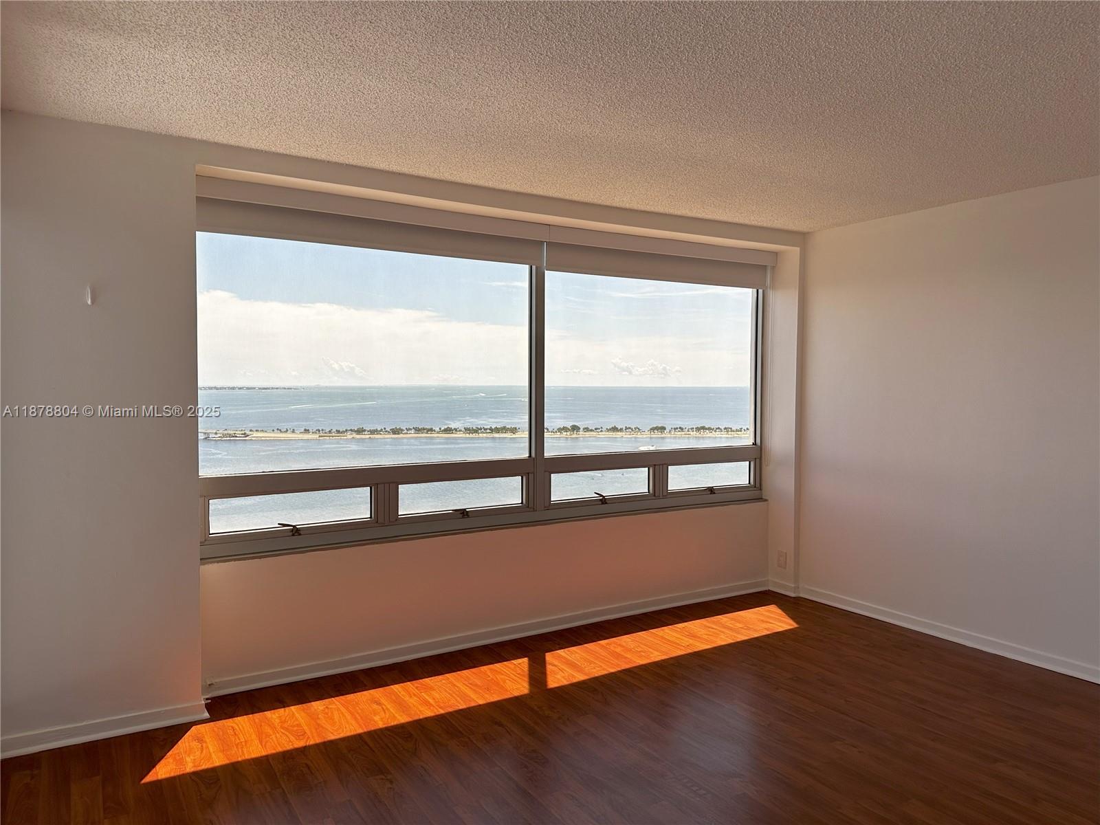 image The Palace Condo23