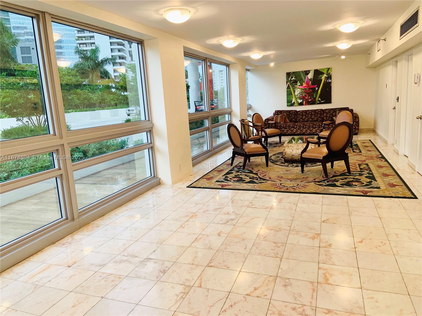 image The Palace Condo52