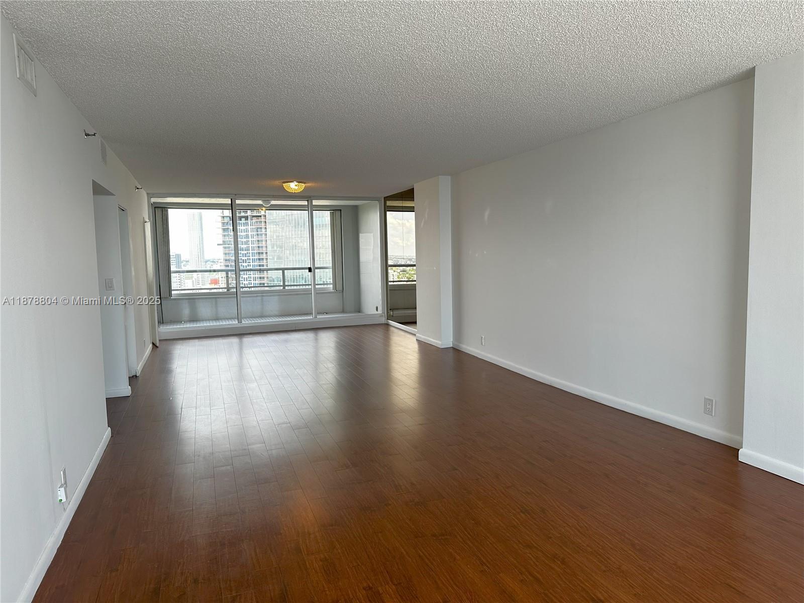 image The Palace Condo8