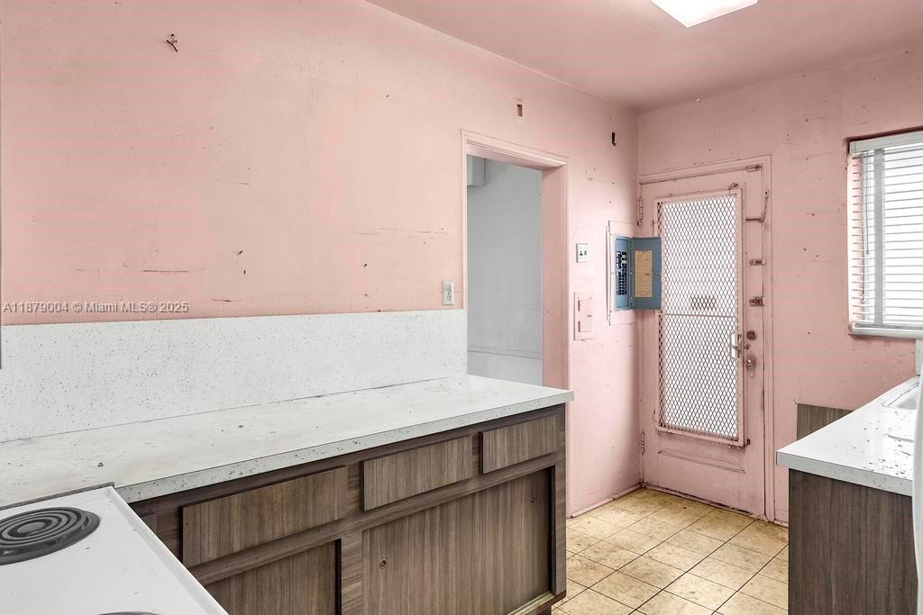 515 W 30th St Miami Beach, FL 33140