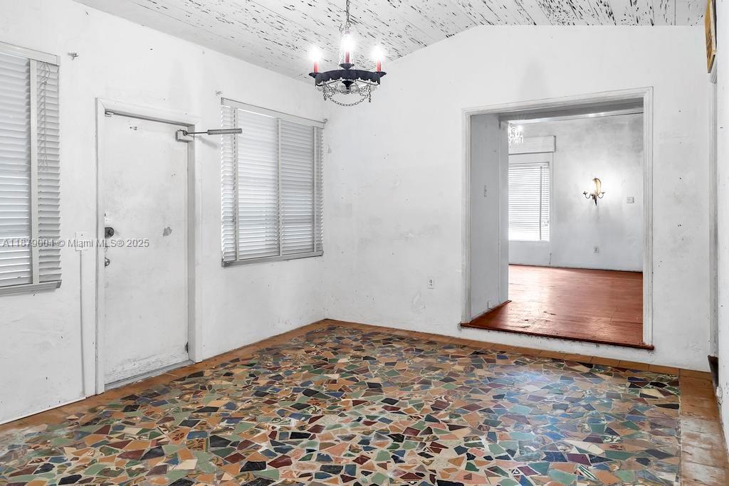 515 W 30th St Miami Beach, FL 33140