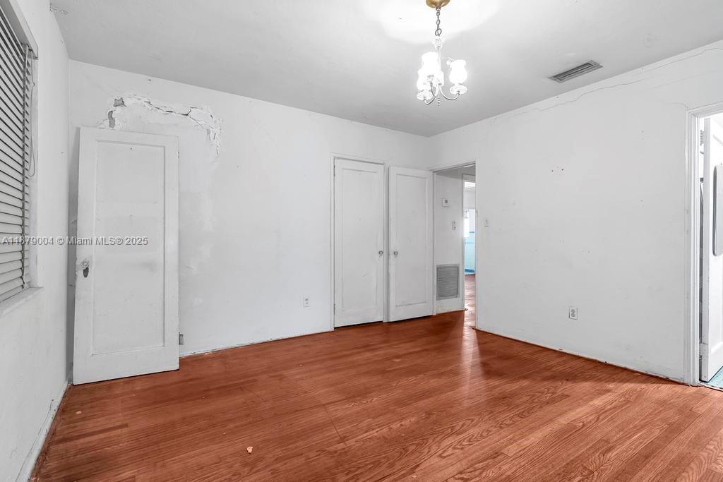 515 W 30th St Miami Beach, FL 33140