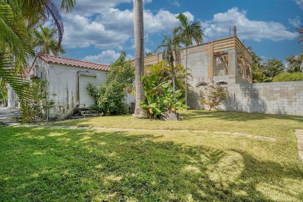 515 W 30th St Miami Beach, FL 33140