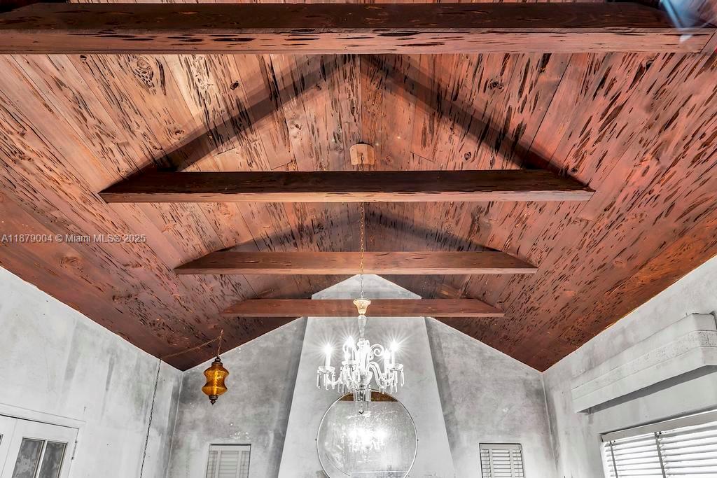 515 W 30th St Miami Beach, FL 33140