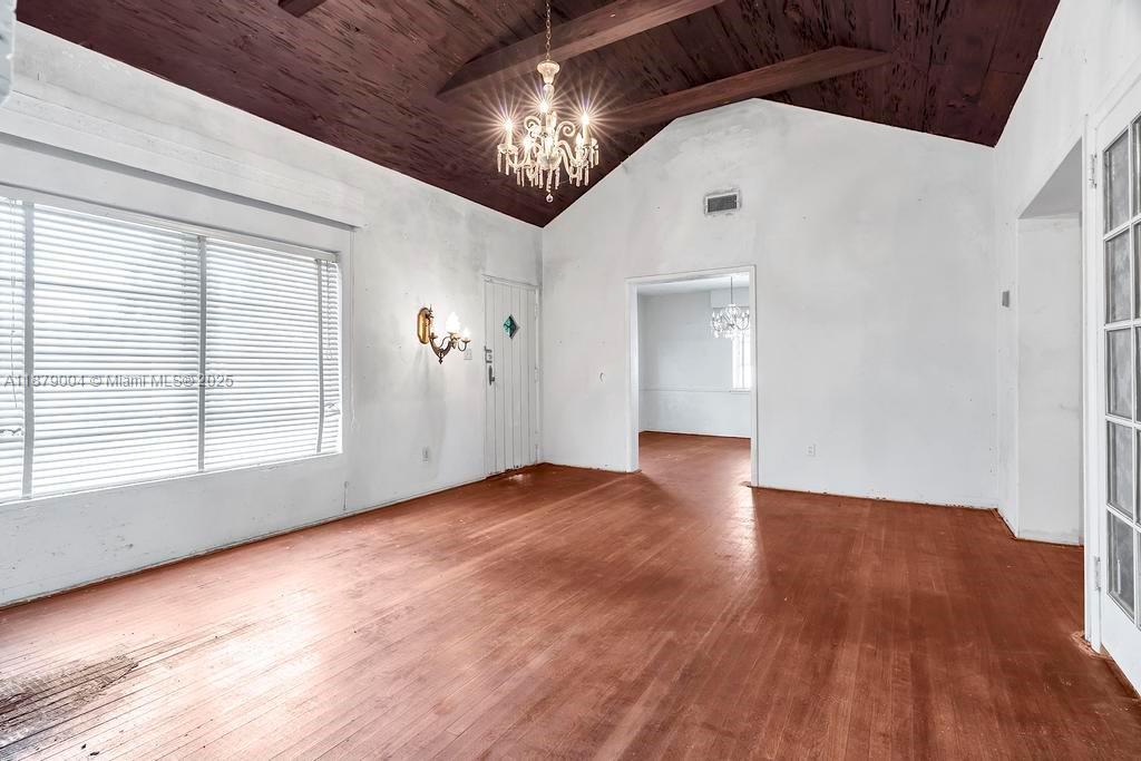 515 W 30th St Miami Beach, FL 33140