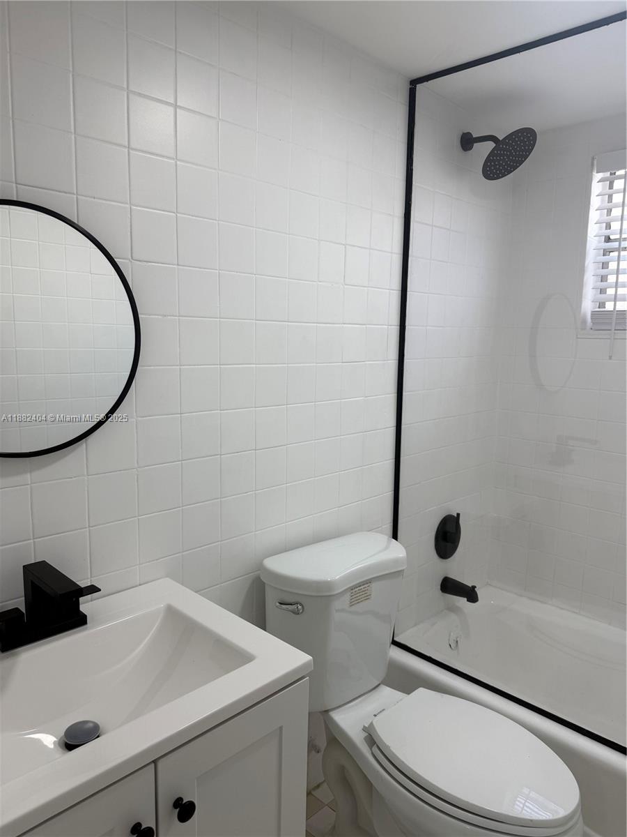 8295 NE Miami Ct #3