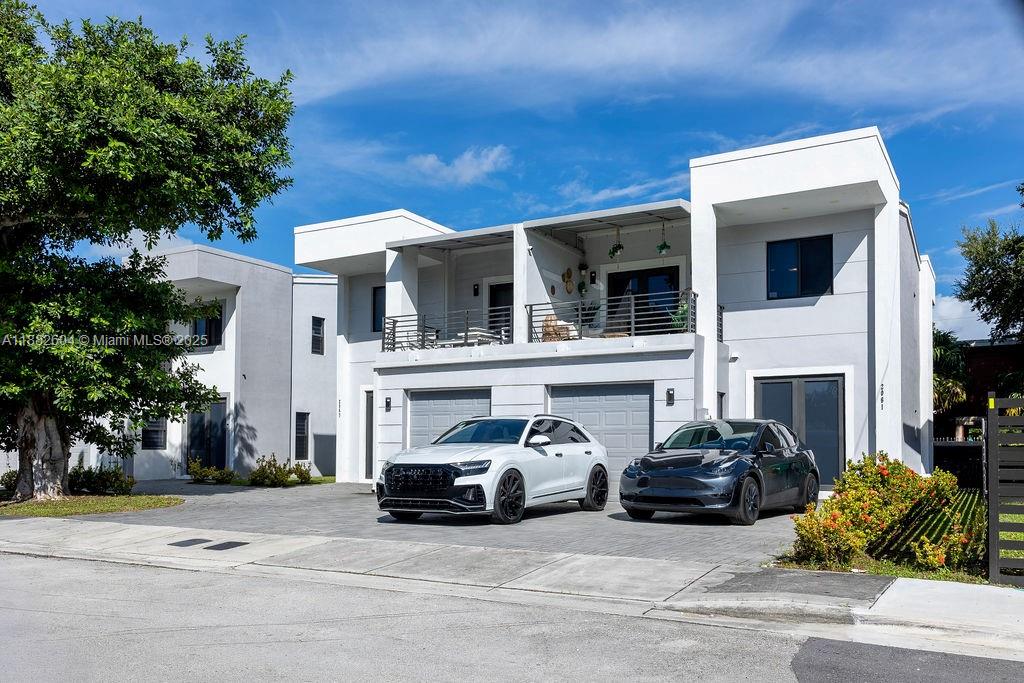 2061 Washington Ave #4