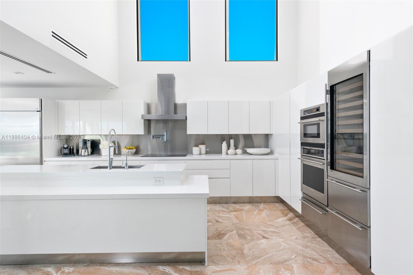 1580 S Treasure Dr North Bay Village, FL 33141