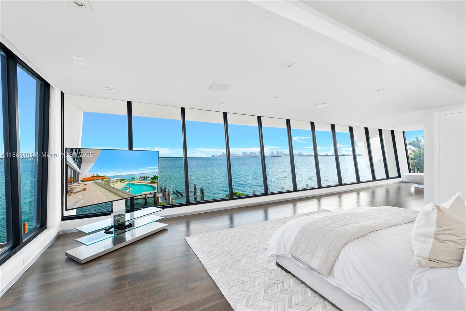 1580 S Treasure Dr North Bay Village, FL 33141