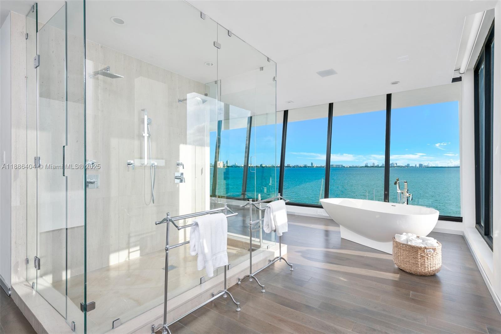 1580 S Treasure Dr North Bay Village, FL 33141