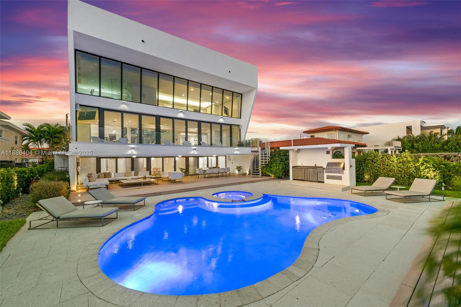 1580 S Treasure Dr North Bay Village, FL 33141