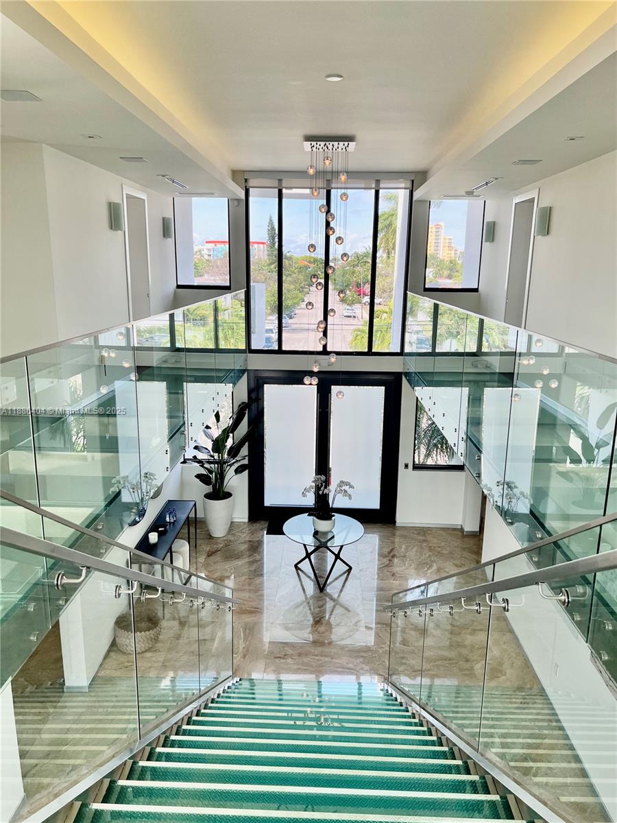 1580 S Treasure Dr North Bay Village, FL 33141