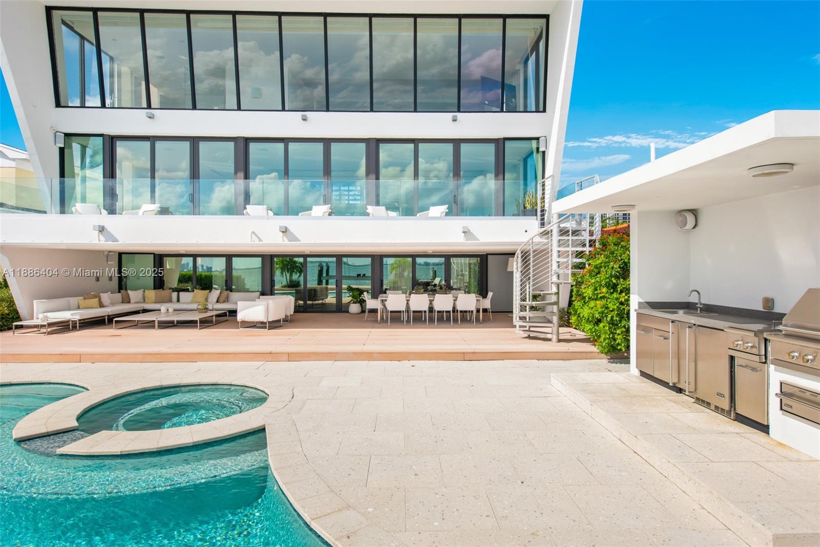 1580 S Treasure Dr North Bay Village, FL 33141