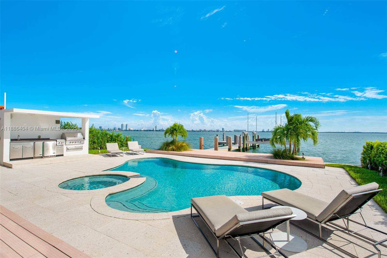 1580 S Treasure Dr North Bay Village, FL 33141