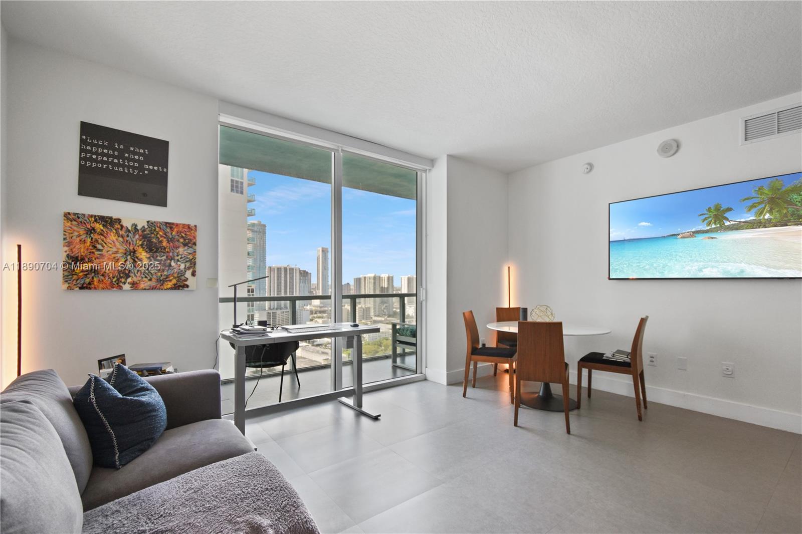 1900 N Bayshore Dr #2807