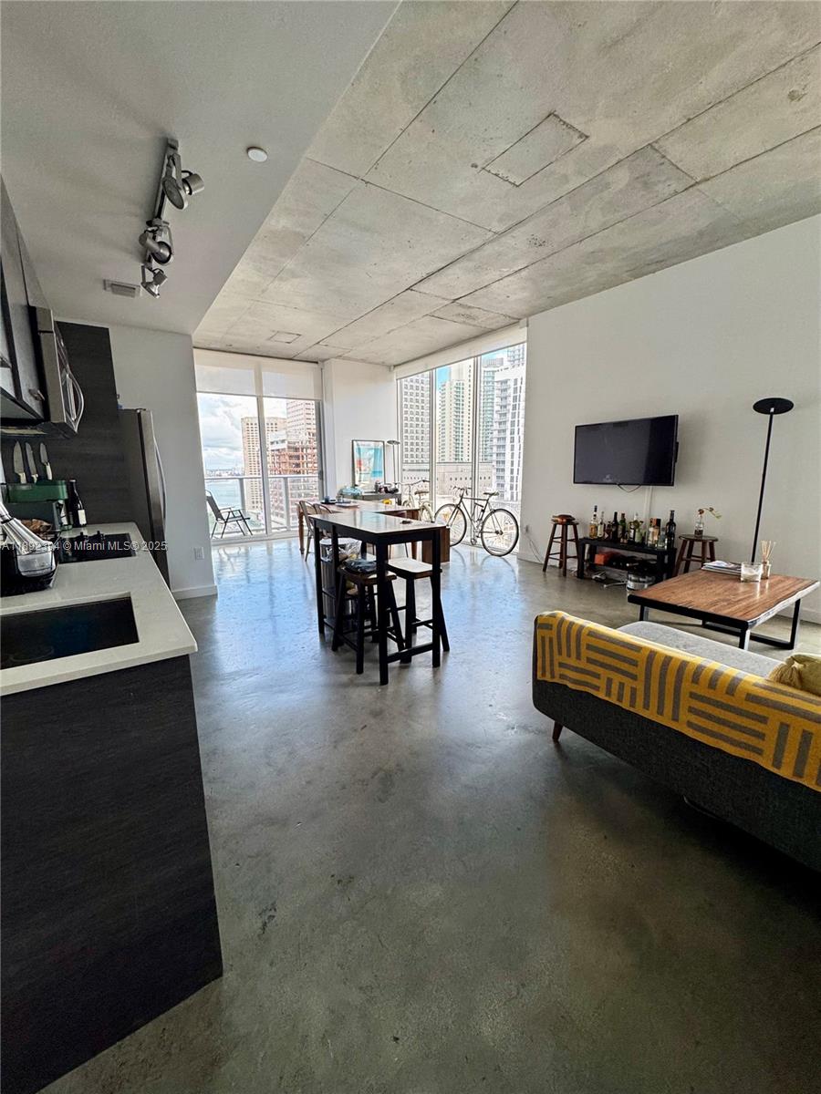 151 SE 1st St #1801