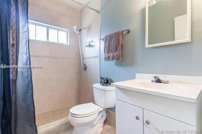 1025 NE 17th Way Fort Lauderdale, FL 33304