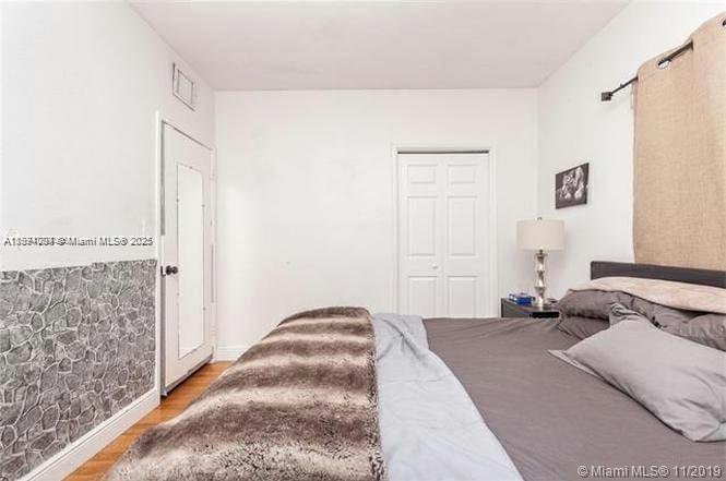 1025 NE 17th Way Fort Lauderdale, FL 33304