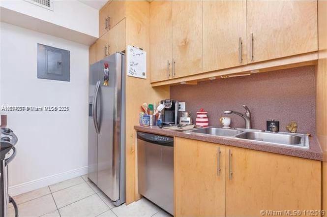 1025 NE 17th Way Fort Lauderdale, FL 33304