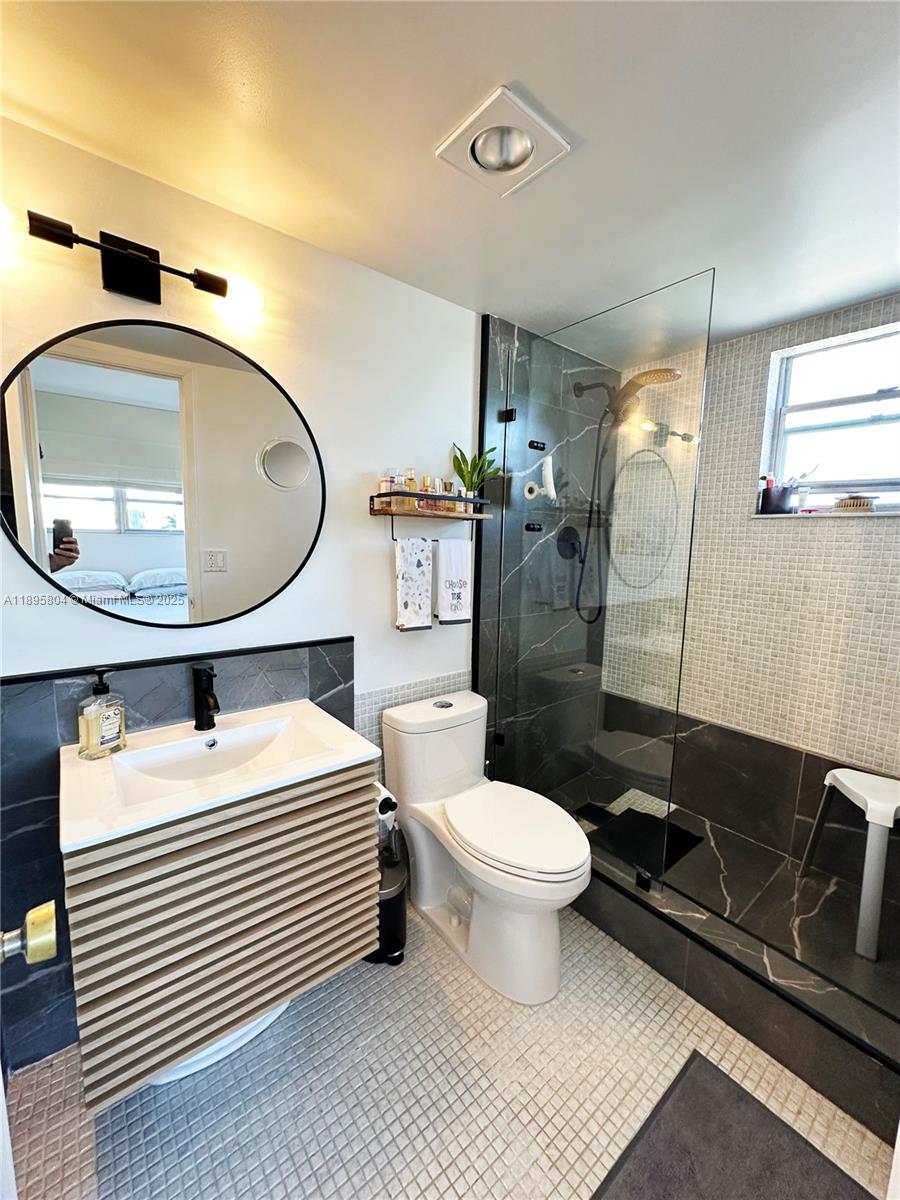 7850 Byron Ave #307 Miami Beach, FL 33141