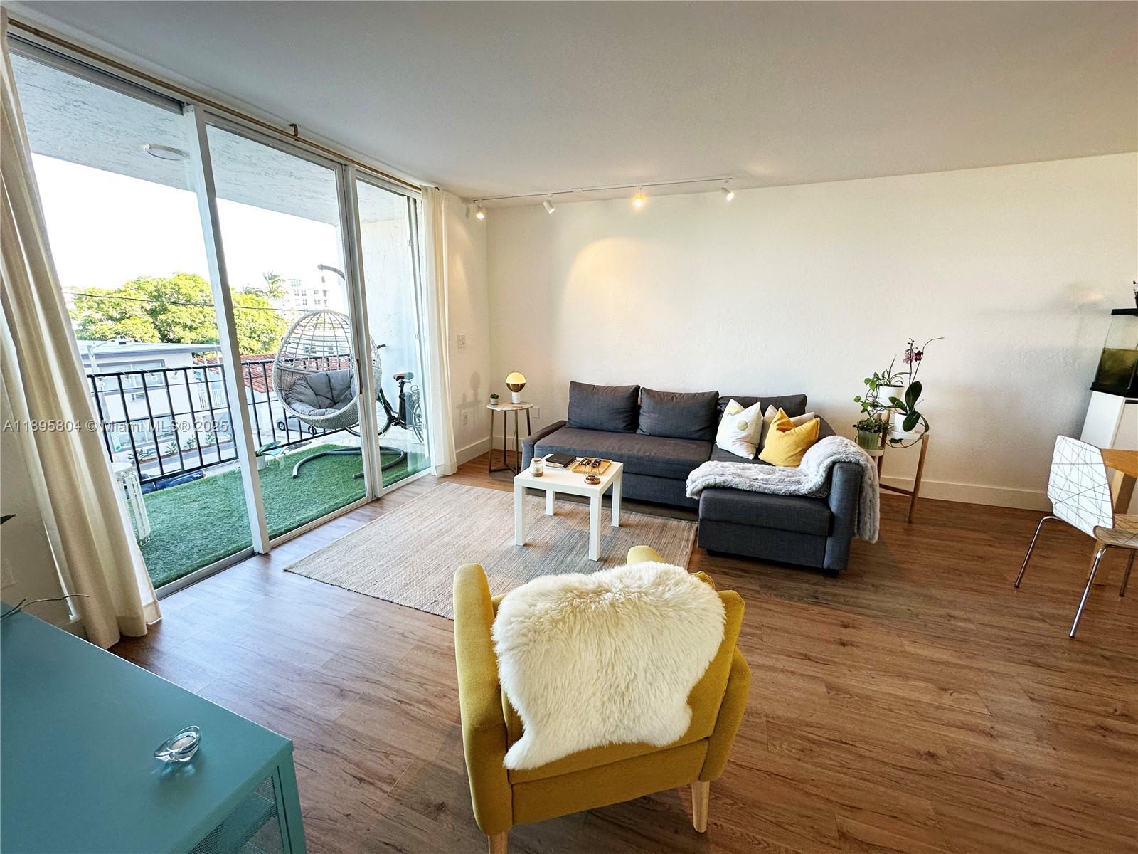 7850 Byron Ave #307 Miami Beach, FL 33141