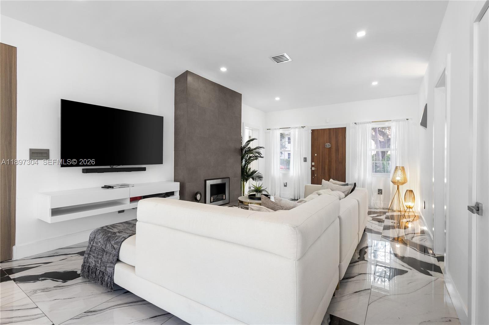 1544 Michigan Ave Miami Beach, FL 33139