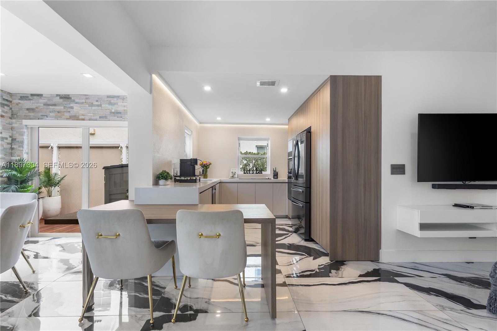 1544 Michigan Ave Miami Beach, FL 33139