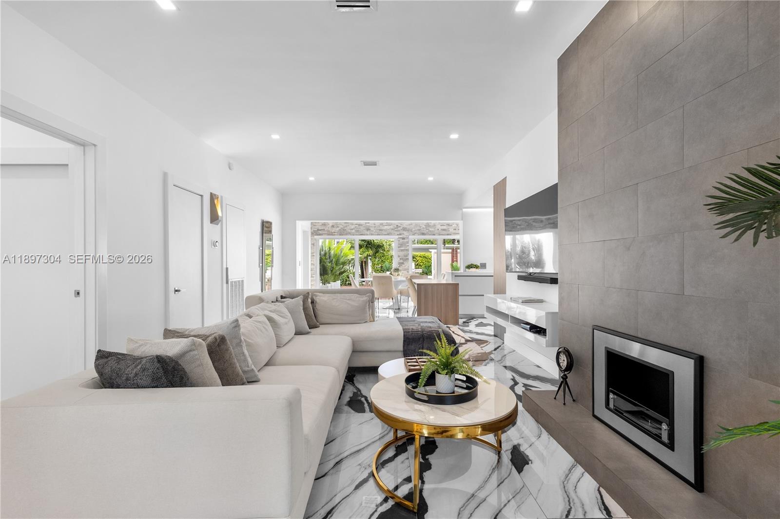 1544 Michigan Ave Miami Beach, FL 33139