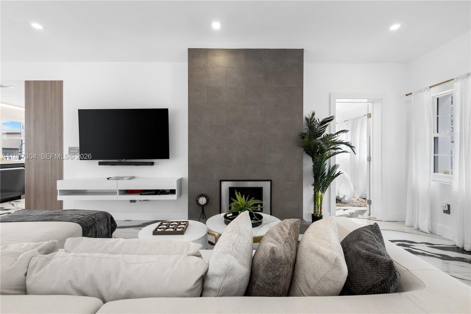 1544 Michigan Ave Miami Beach, FL 33139