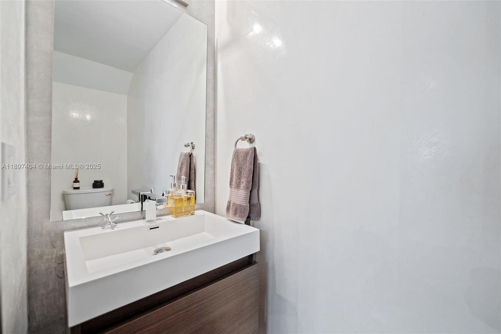 261 Navarre Ave #A-3 Coral Gables, FL 33134