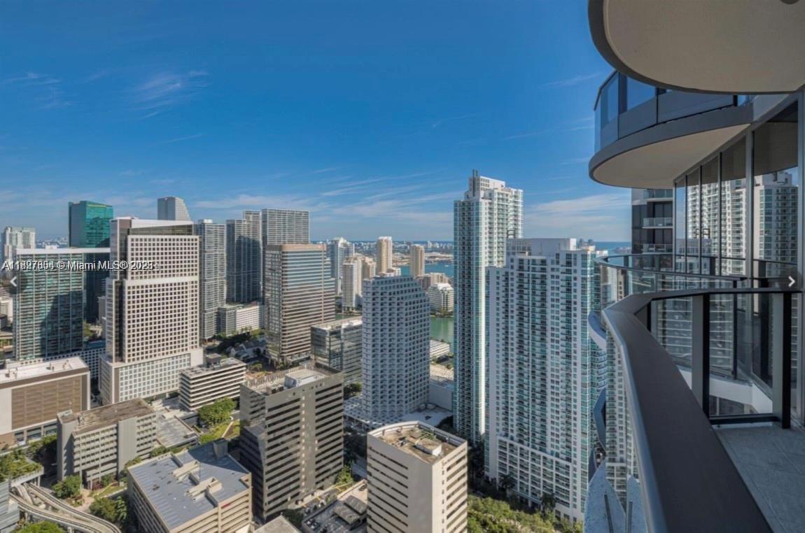 1000 Brickell Plz #4715