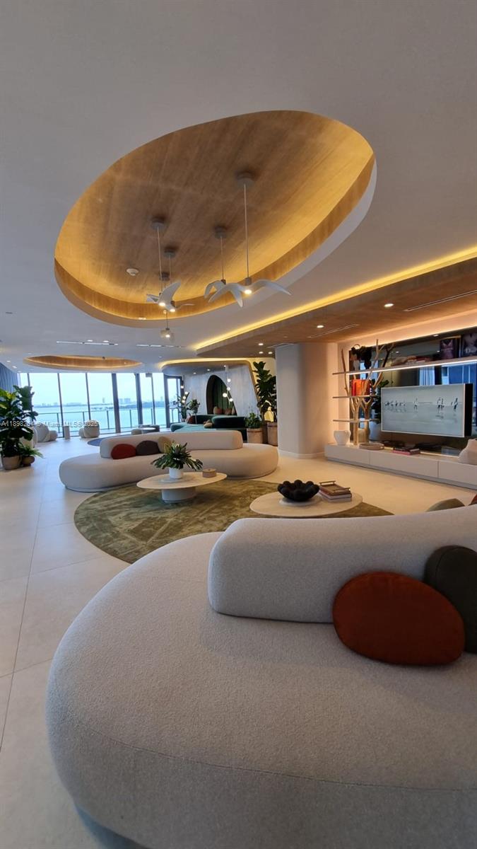 700 NE 24th St #1101 Miami, FL 33137