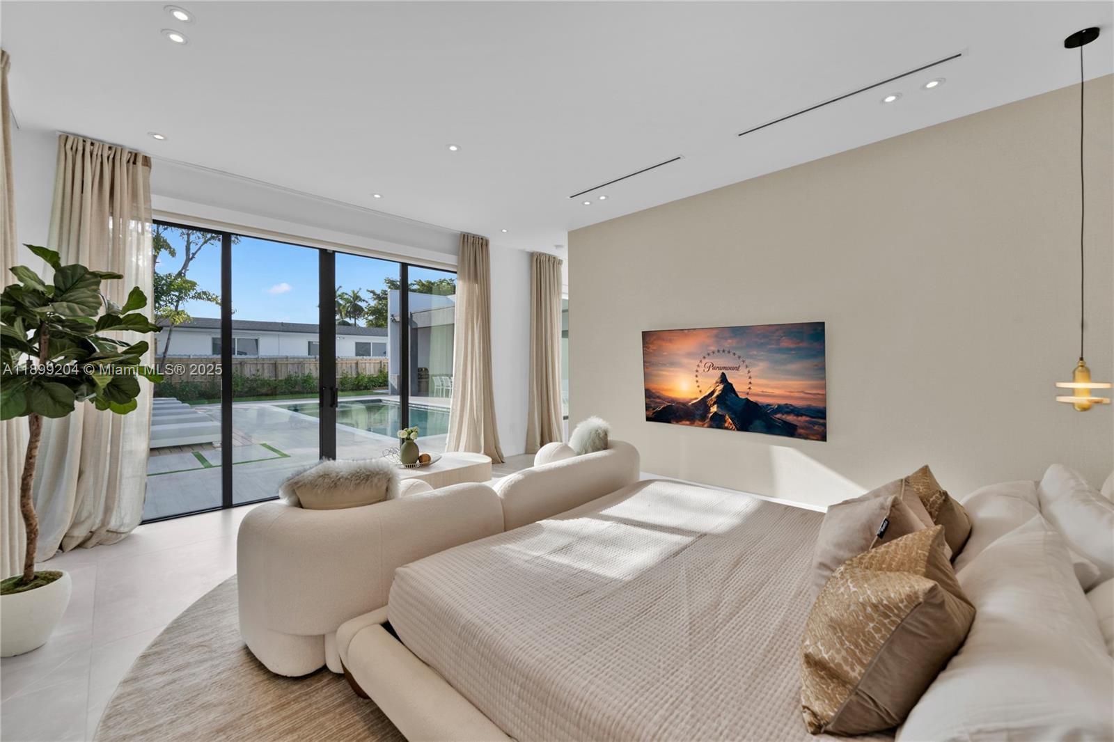 2110 NE 197th Ter Miami, FL 33179