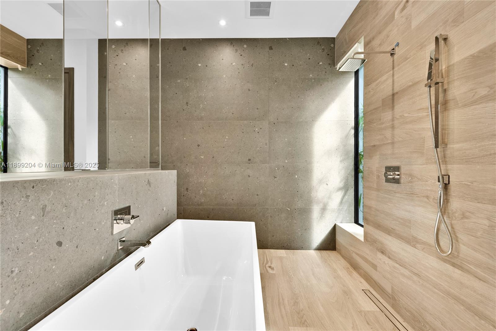 2110 NE 197th Ter Miami, FL 33179