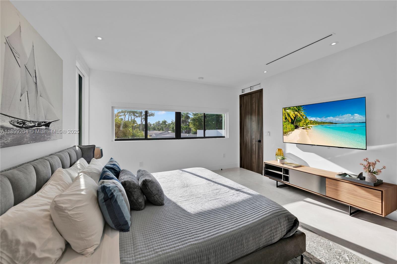 2110 NE 197th Ter Miami, FL 33179