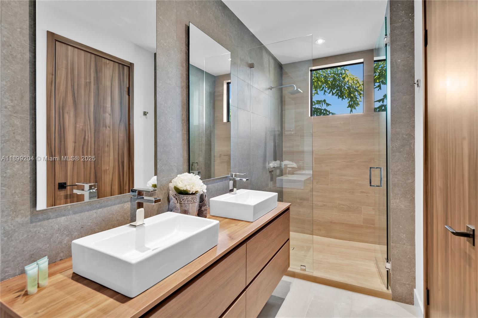 2110 NE 197th Ter Miami, FL 33179