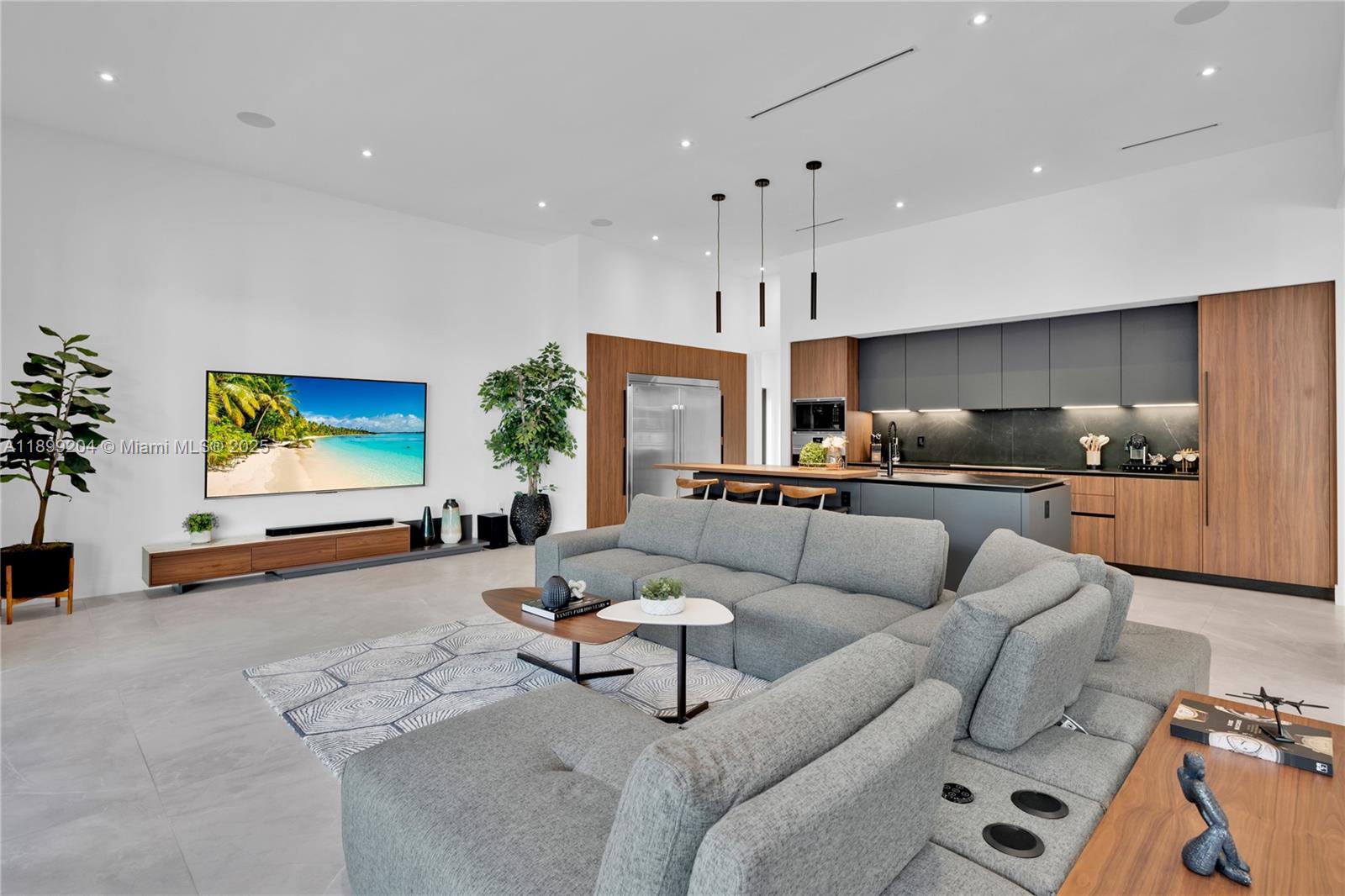 2110 NE 197th Ter Miami, FL 33179