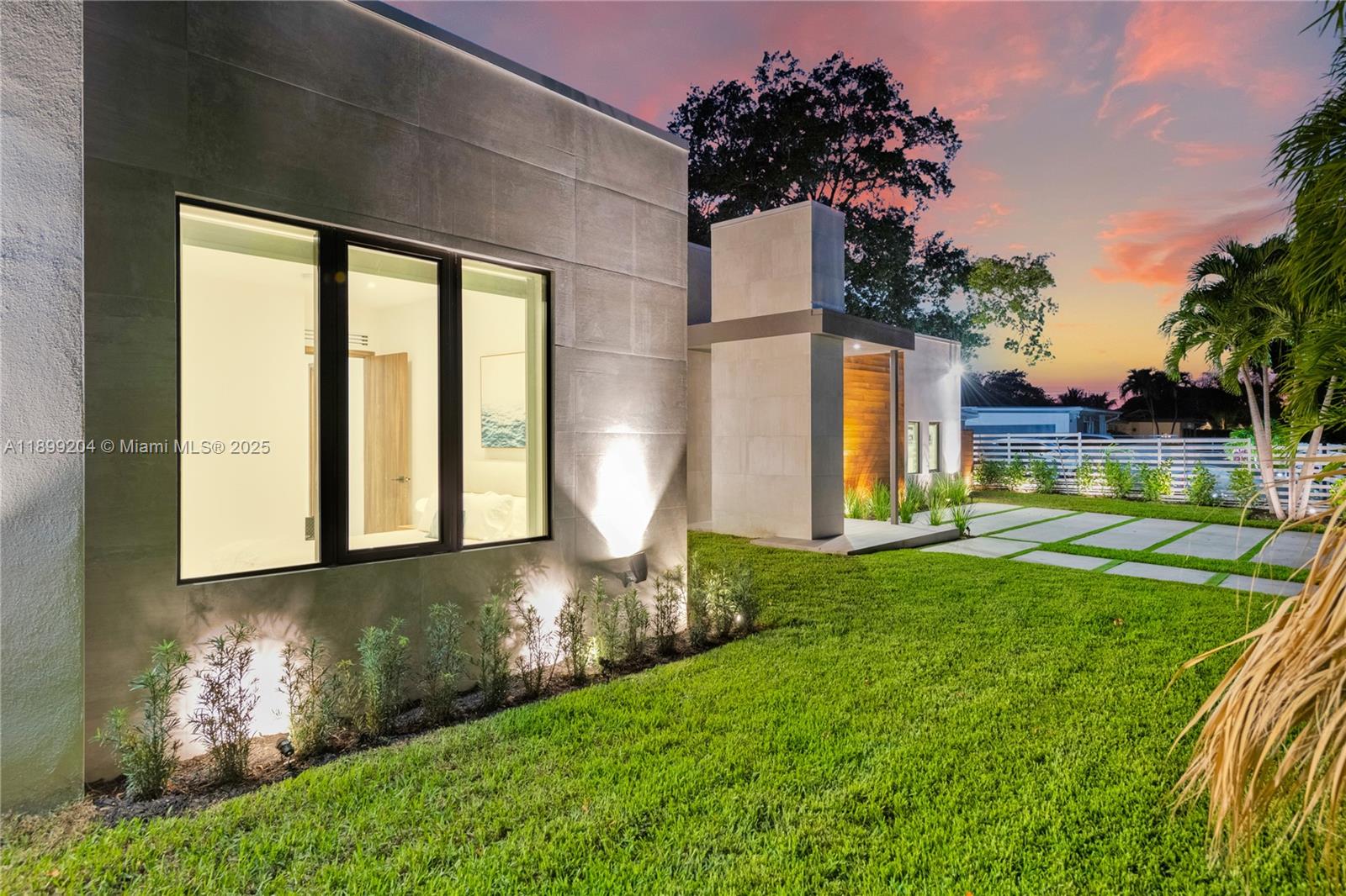 2110 NE 197th Ter Miami, FL 33179