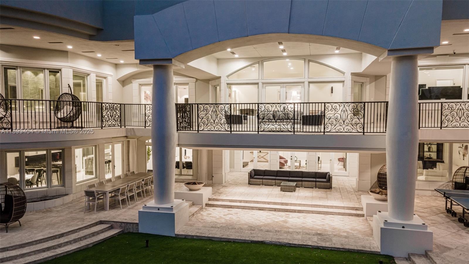 929 N Southlake Dr Hollywood, FL 33019