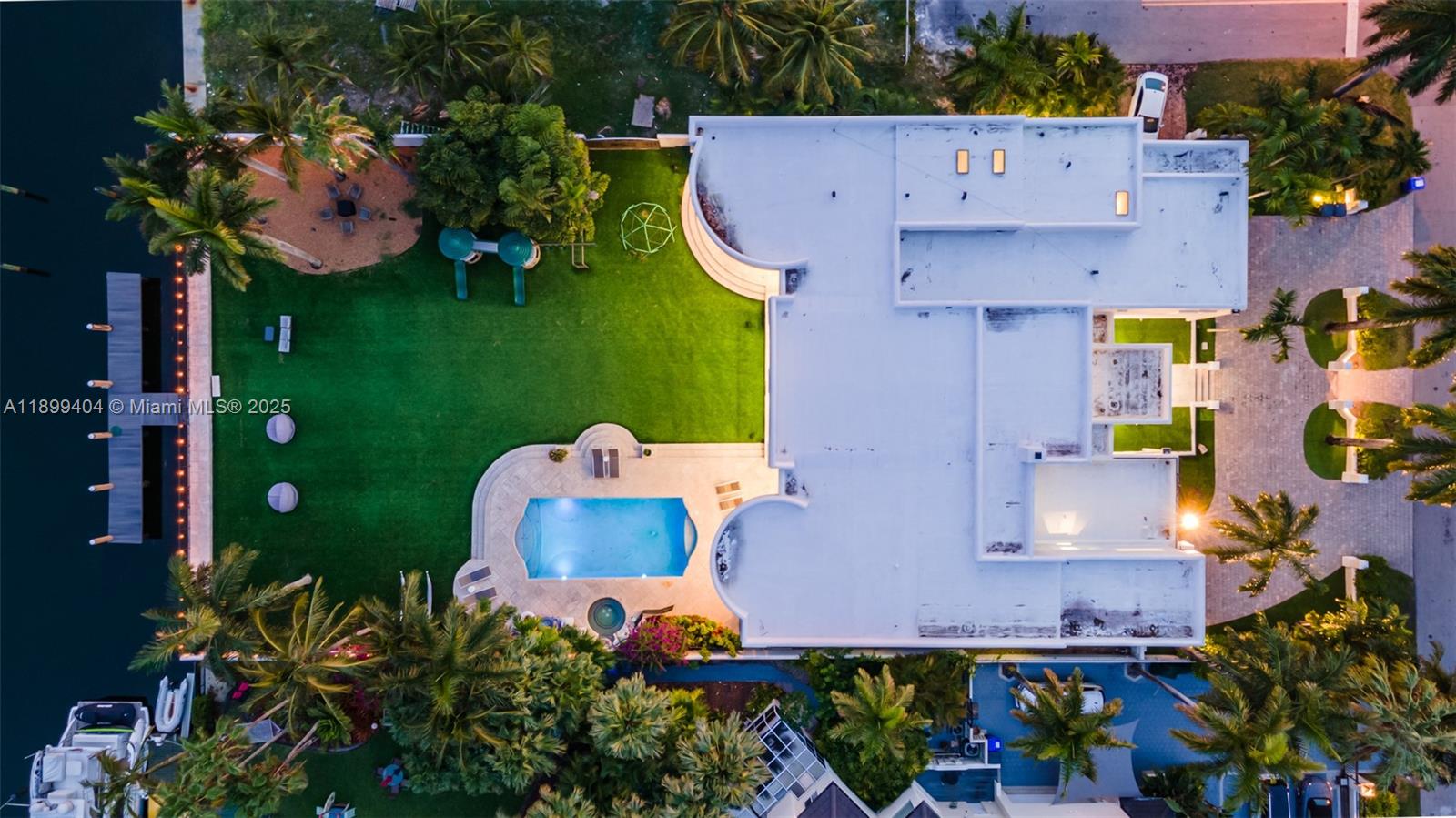 929 N Southlake Dr Hollywood, FL 33019