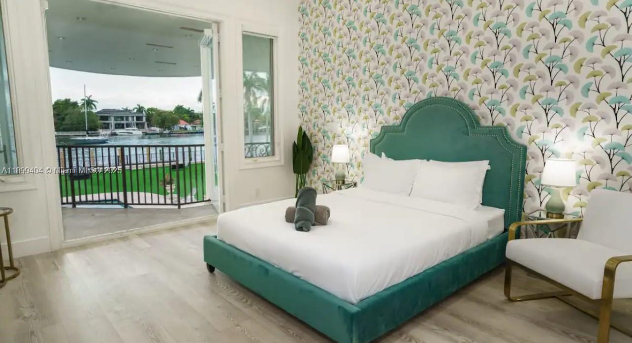 929 N Southlake Dr Hollywood, FL 33019