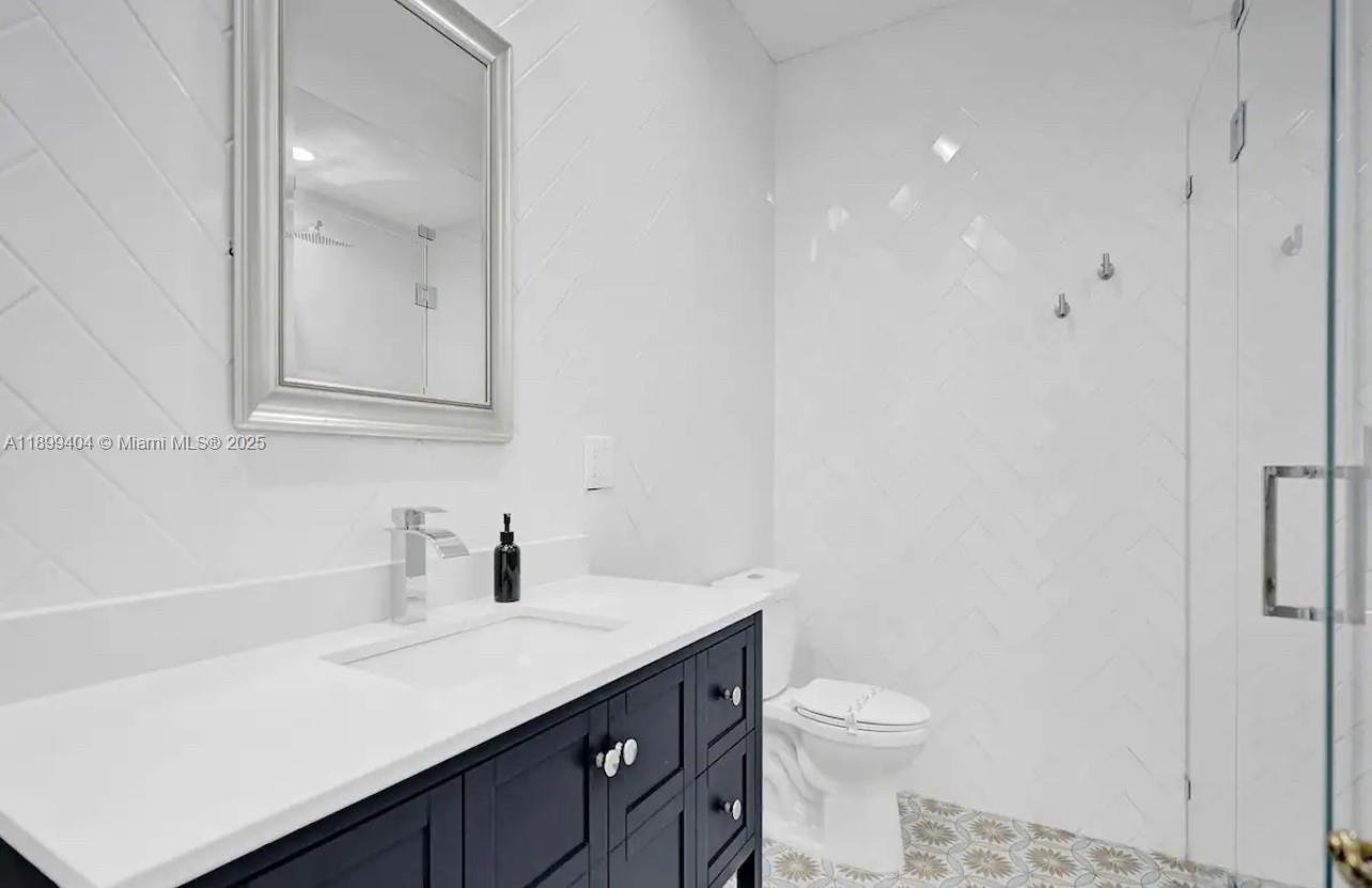 929 N Southlake Dr Hollywood, FL 33019