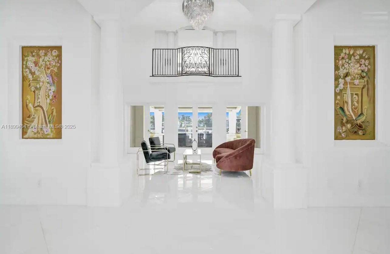 929 N Southlake Dr Hollywood, FL 33019